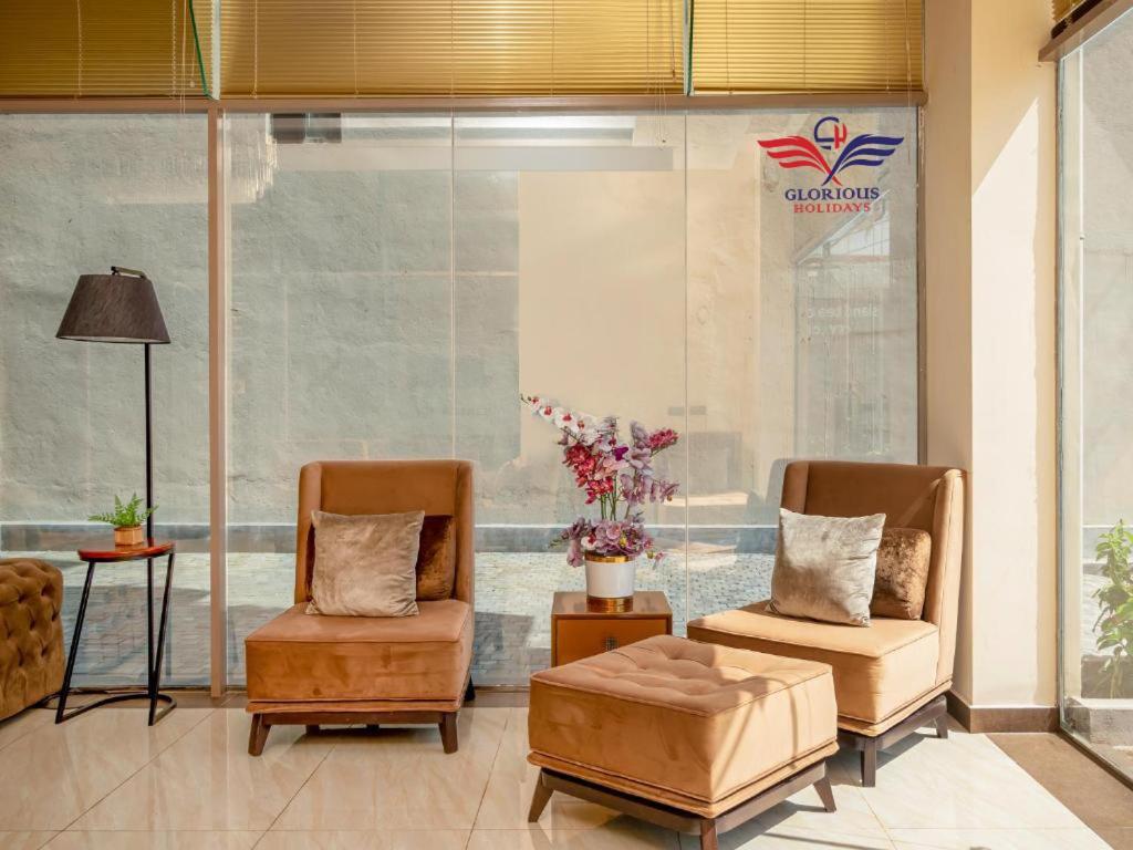 - The Breeze By Glorious Holidays Apartment Negombo