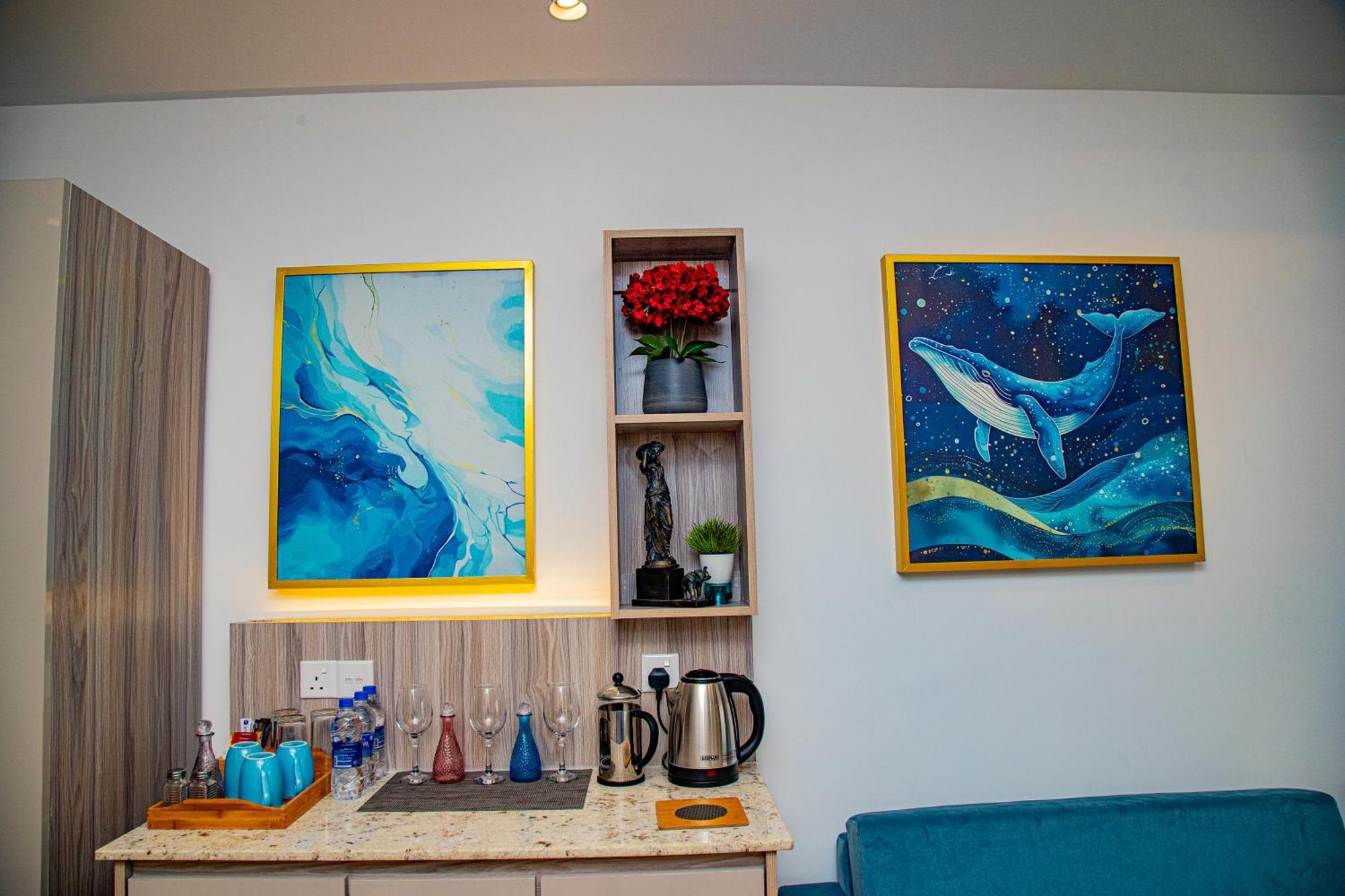 - The Breeze By Glorious Holidays Apartment