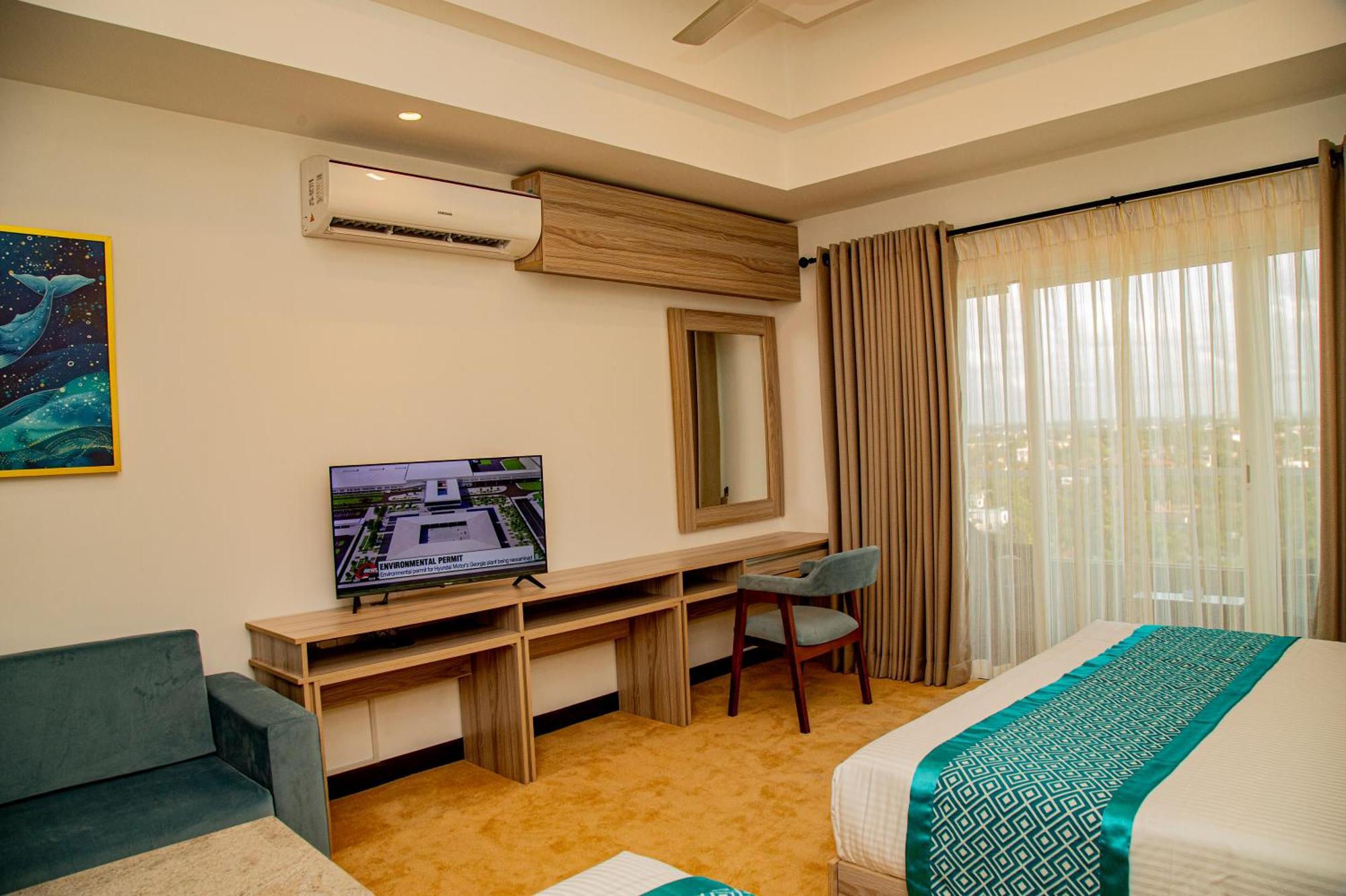 - The Breeze By Glorious Holidays Negombo